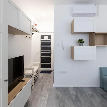 アパートホテル Roomstore 3*