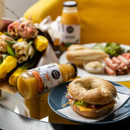 アパートホテル Roomstore