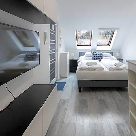 Roomstore 3* Eger