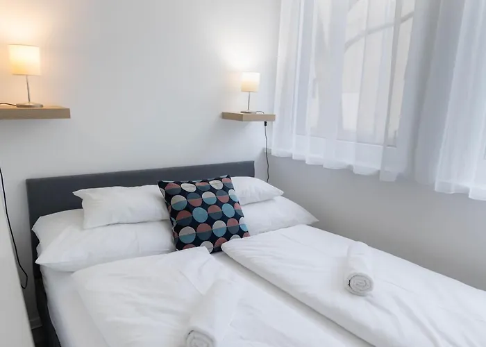 Roomstore 公寓式酒店 3*