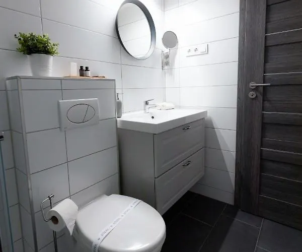 Roomstore شقة فندقية إغير